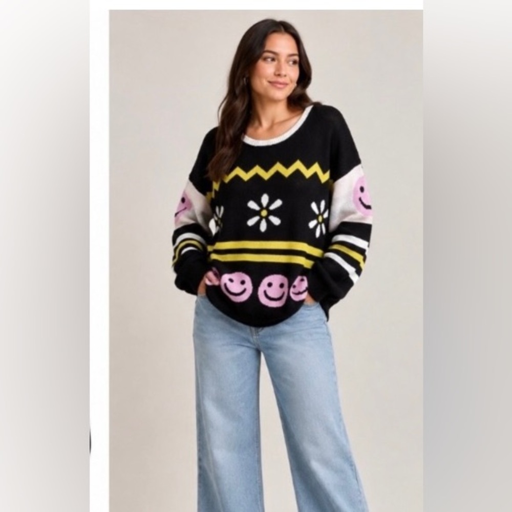 MINKPINK NWOT Black Smiley & Flower Pattern Oversized Sweater size small